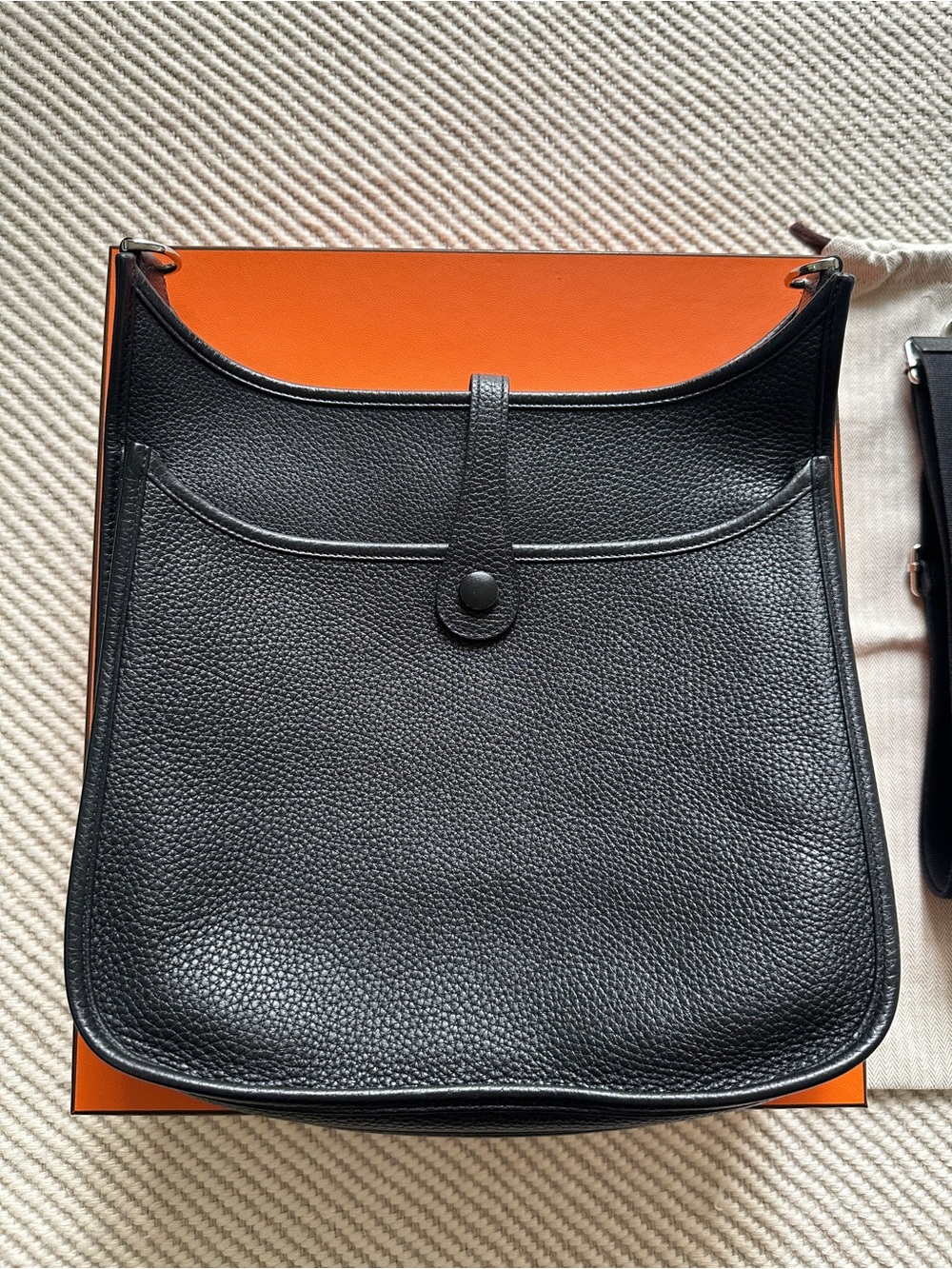 Hermes Evelyne 29 Noir (Black) w/ silver hw - Picture 3 of 14